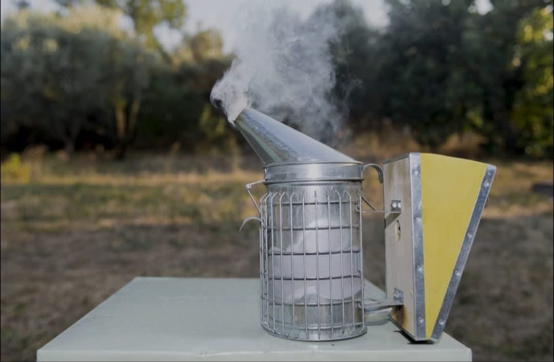 Bee smoker